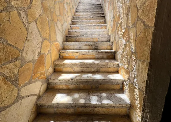 Keshi Tragaki